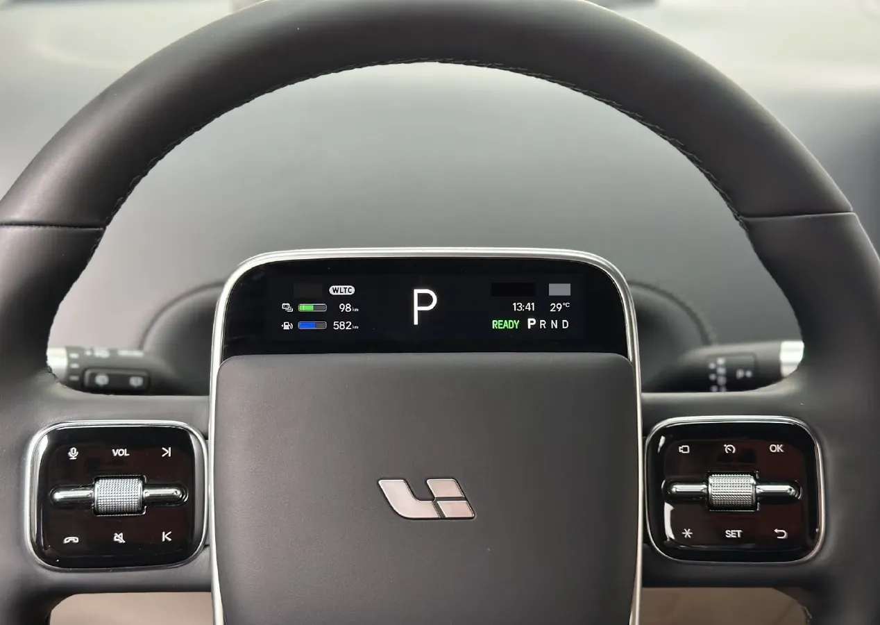 2024 Li L6 Range Extended 154HP L4 REEV 36.8KWH,autocango,china used car exporter,china ev exporter,chinese used car exporter,chinese used ev exporter