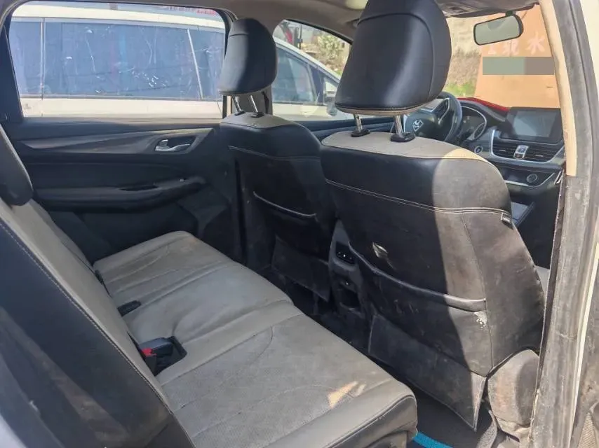 2019 BaoJun 730 1.5T 151HP L4 CVT,autocango,china used car exporter,china ev exporter,chinese used car exporter,chinese used ev exporter