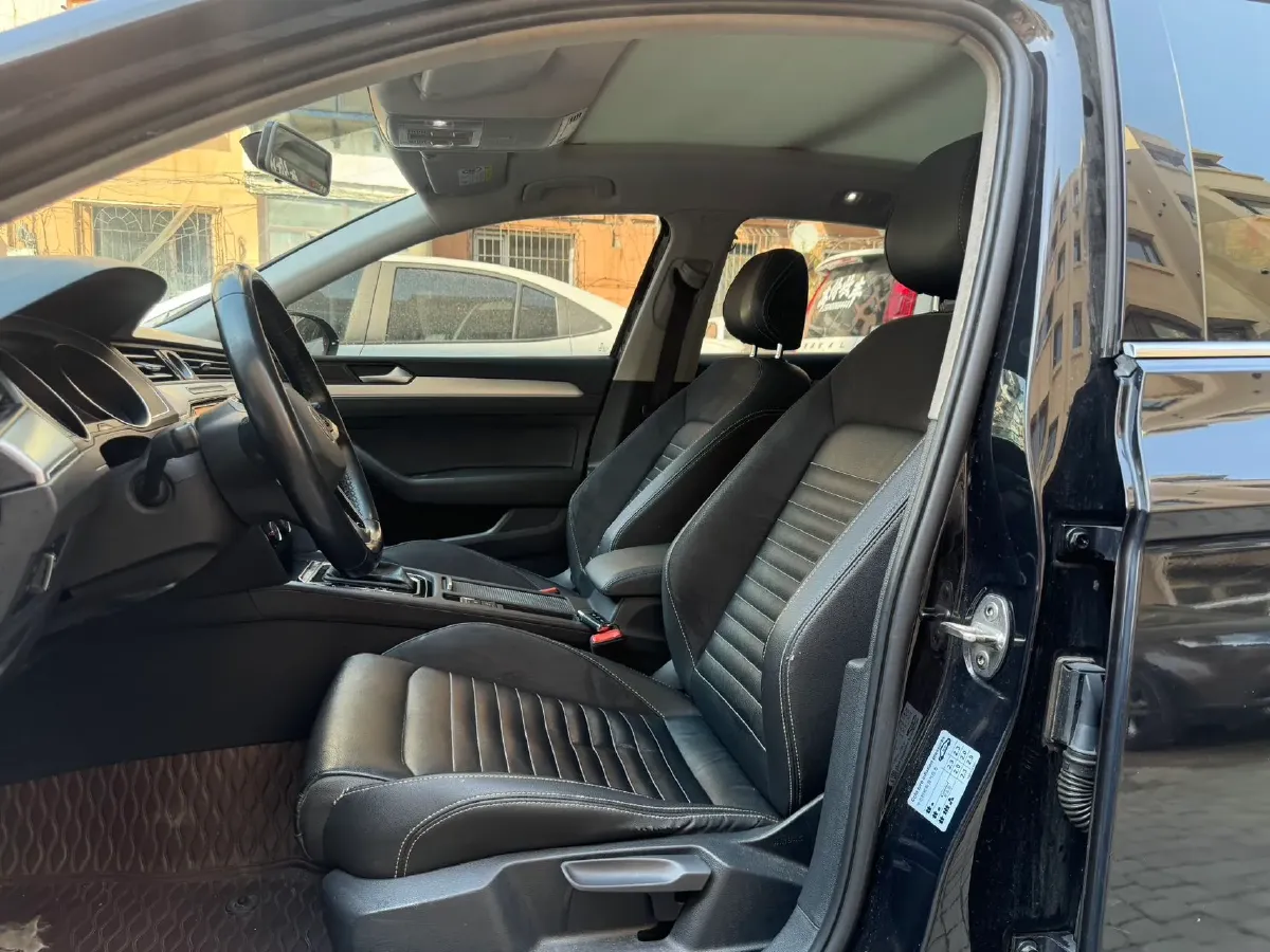 2020 Volkswagen Magotan 1.4T 150HP L4 7DCT,autocango,china used car exporter,china ev exporter,chinese used car exporter,chinese used ev exporter