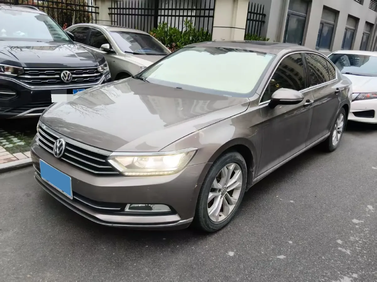 2019 Volkswagen Magotan 2.0T 186HP L4 7DCT,autocango,china used car exporter,china ev exporter,chinese used car exporter,chinese used ev exporter