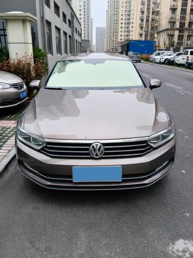 2019 Volkswagen Magotan 2.0T 186HP L4 7DCT,autocango,china used car exporter,china ev exporter,chinese used car exporter,chinese used ev exporter