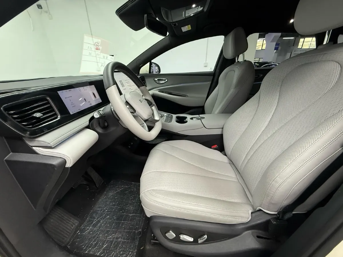 2025 LanDian E5 PLUS 1.5L 95HP L4 E-CVT PHEV,autocango,china used car exporter,china ev exporter,chinese used car exporter,chinese used ev exporter