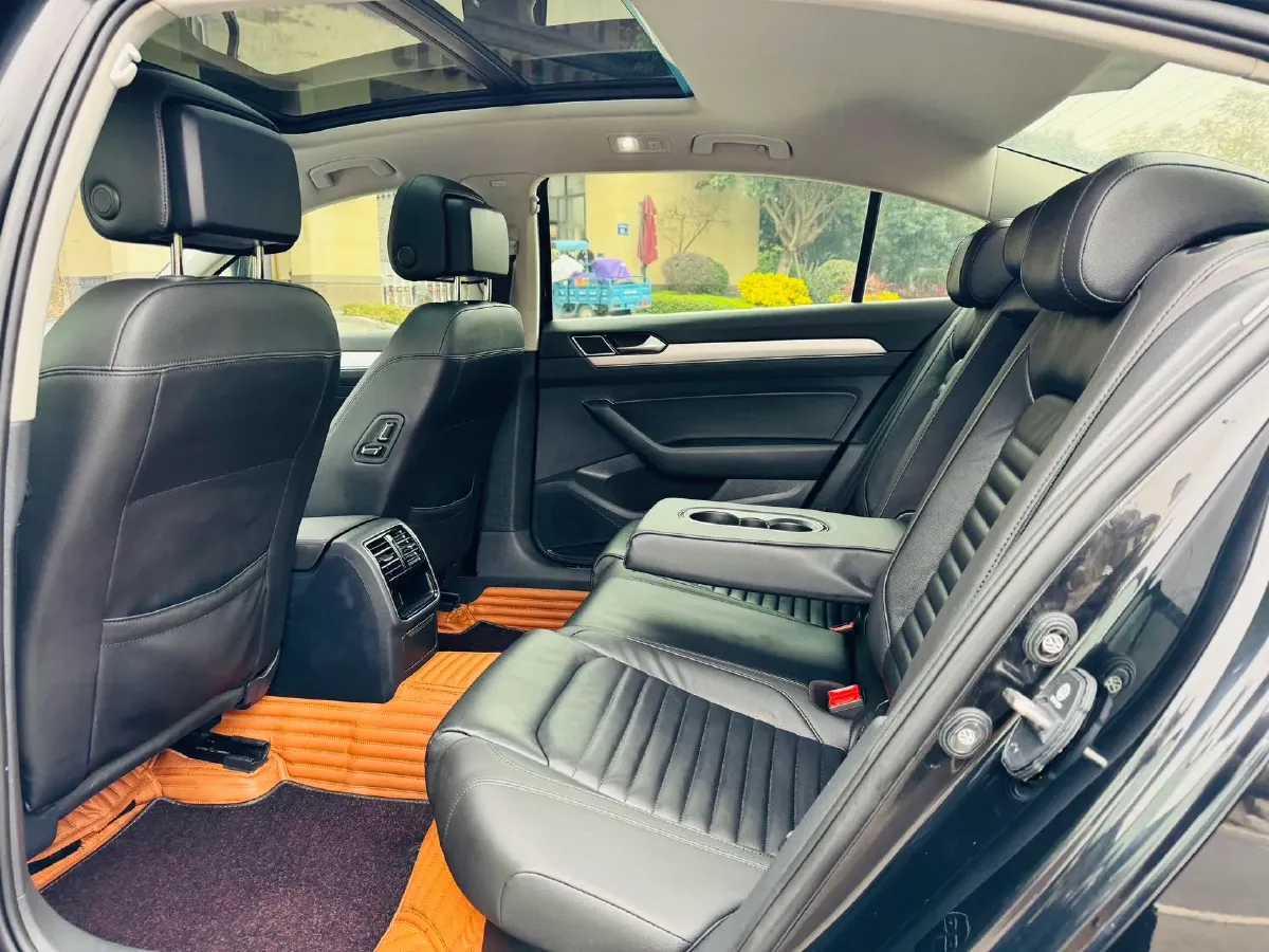 2018 Volkswagen Magotan 1.8T 180HP L4 7DCT,autocango,china used car exporter,china ev exporter,chinese used car exporter,chinese used ev exporter