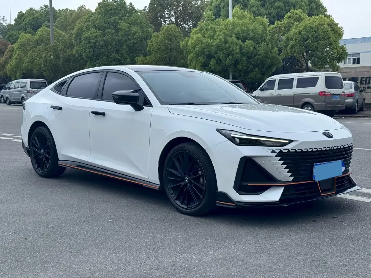 2022 ChangAn UNI-V 1.5T 188HP L4 7DCT,autocango,china used car exporter,china ev exporter,chinese used car exporter,chinese used ev exporter