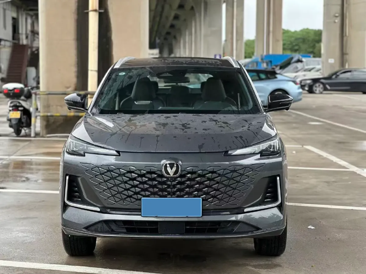 2022 ChangAn Oshan X7 Plus 1.5T 188HP L4 7DCT,autocango,china used car exporter,china ev exporter,chinese used car exporter,chinese used ev exporter