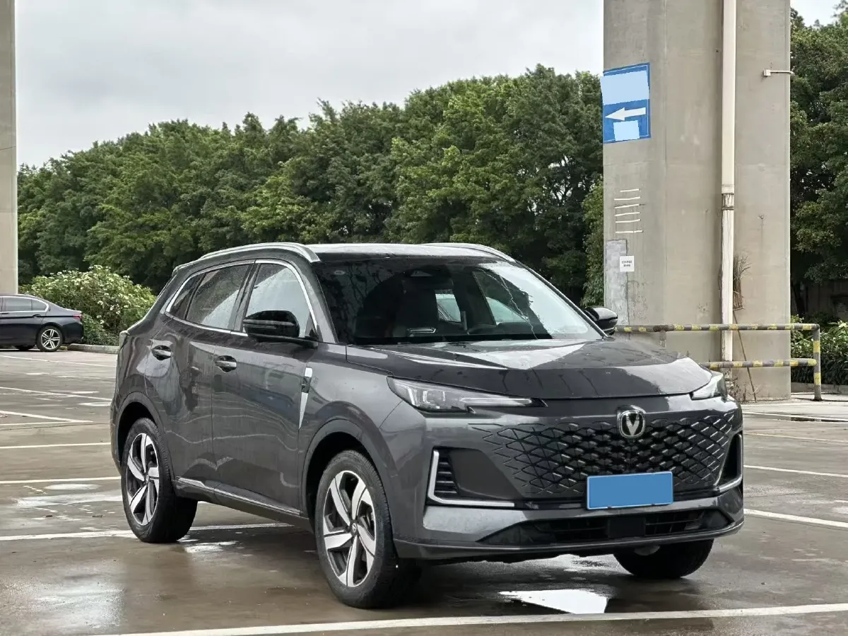2022 ChangAn Oshan X7 Plus 1.5T 188HP L4 7DCT,autocango,china used car exporter,china ev exporter,chinese used car exporter,chinese used ev exporter
