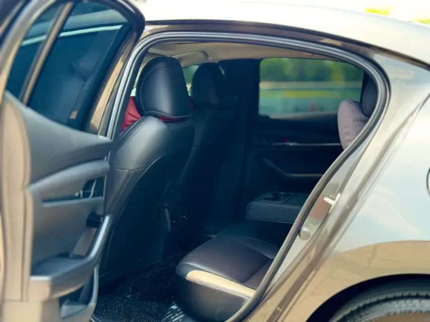 2022 Mazda 3 Axela 2.0L 158HP L4 6AT,autocango,china used car exporter,china ev exporter,chinese used car exporter,chinese used ev exporter