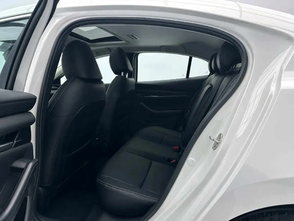 2021 Mazda 3 Axela 1.5L 117HP L4 6AT,autocango,china used car exporter,china ev exporter,chinese used car exporter,chinese used ev exporter