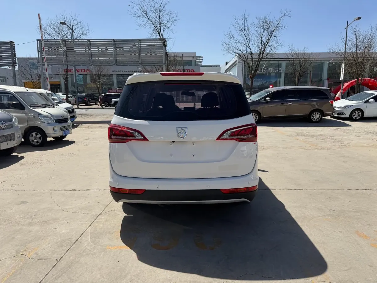 2019 BaoJun 730 1.5T 150HP L4 6DCT,autocango,china used car exporter,china ev exporter,chinese used car exporter,chinese used ev exporter