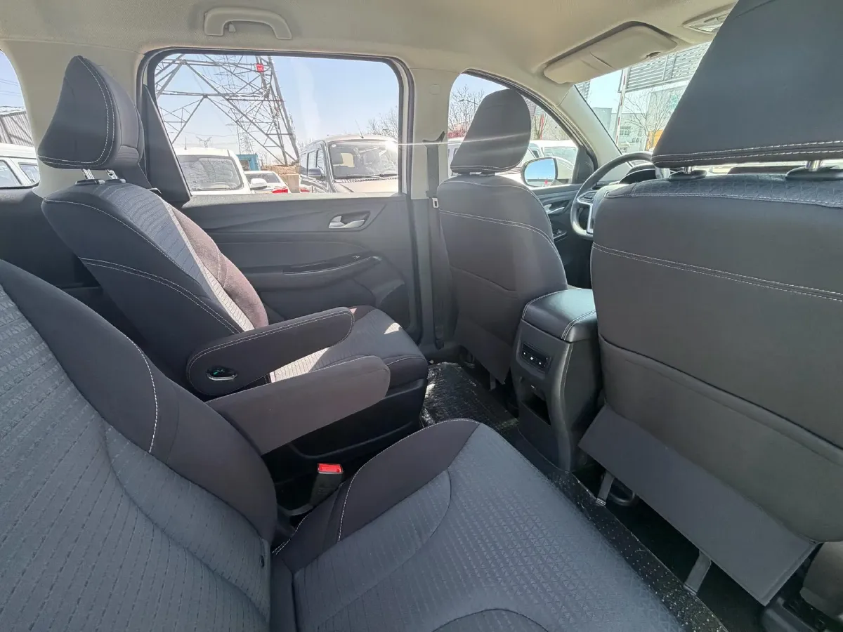 2019 BaoJun 730 1.5T 150HP L4 6DCT,autocango,china used car exporter,china ev exporter,chinese used car exporter,chinese used ev exporter