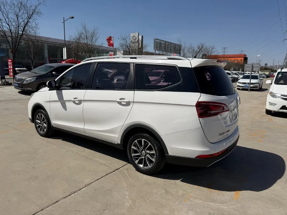 2019 BaoJun 730 1.5T 150HP L4 6DCT,autocango,china used car exporter,china ev exporter,chinese used car exporter,chinese used ev exporter