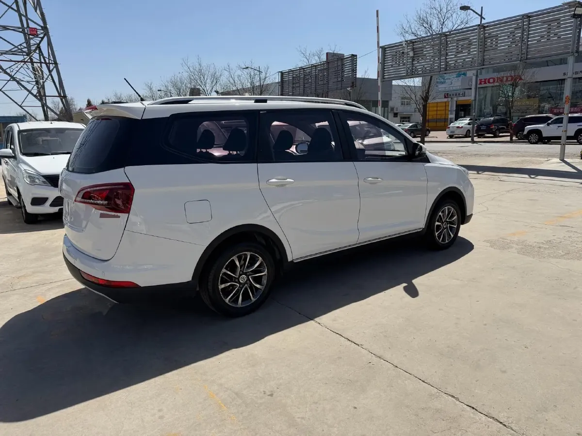 2019 BaoJun 730 1.5T 150HP L4 6DCT,autocango,china used car exporter,china ev exporter,chinese used car exporter,chinese used ev exporter