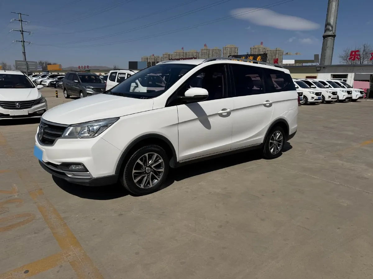 2019 BaoJun 730 1.5T 150HP L4 6DCT,autocango,china used car exporter,china ev exporter,chinese used car exporter,chinese used ev exporter