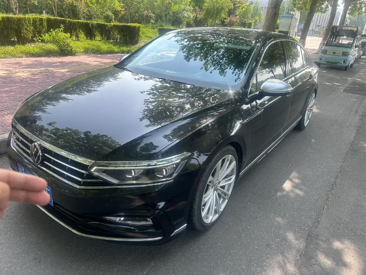 2020 Volkswagen Magotan 2.0T 186HP L4 7DCT,autocango,china used car exporter,china ev exporter,chinese used car exporter,chinese used ev exporter