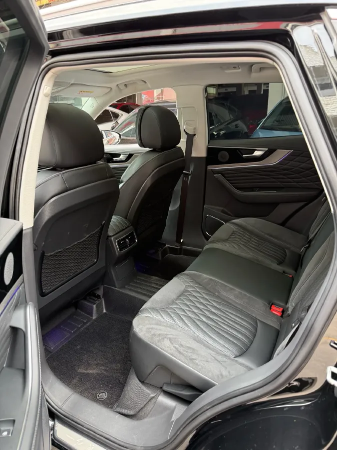 2022 HongQi HS5 2.0T 224HP L4 6AT,autocango,china used car exporter,china ev exporter,chinese used car exporter,chinese used ev exporter