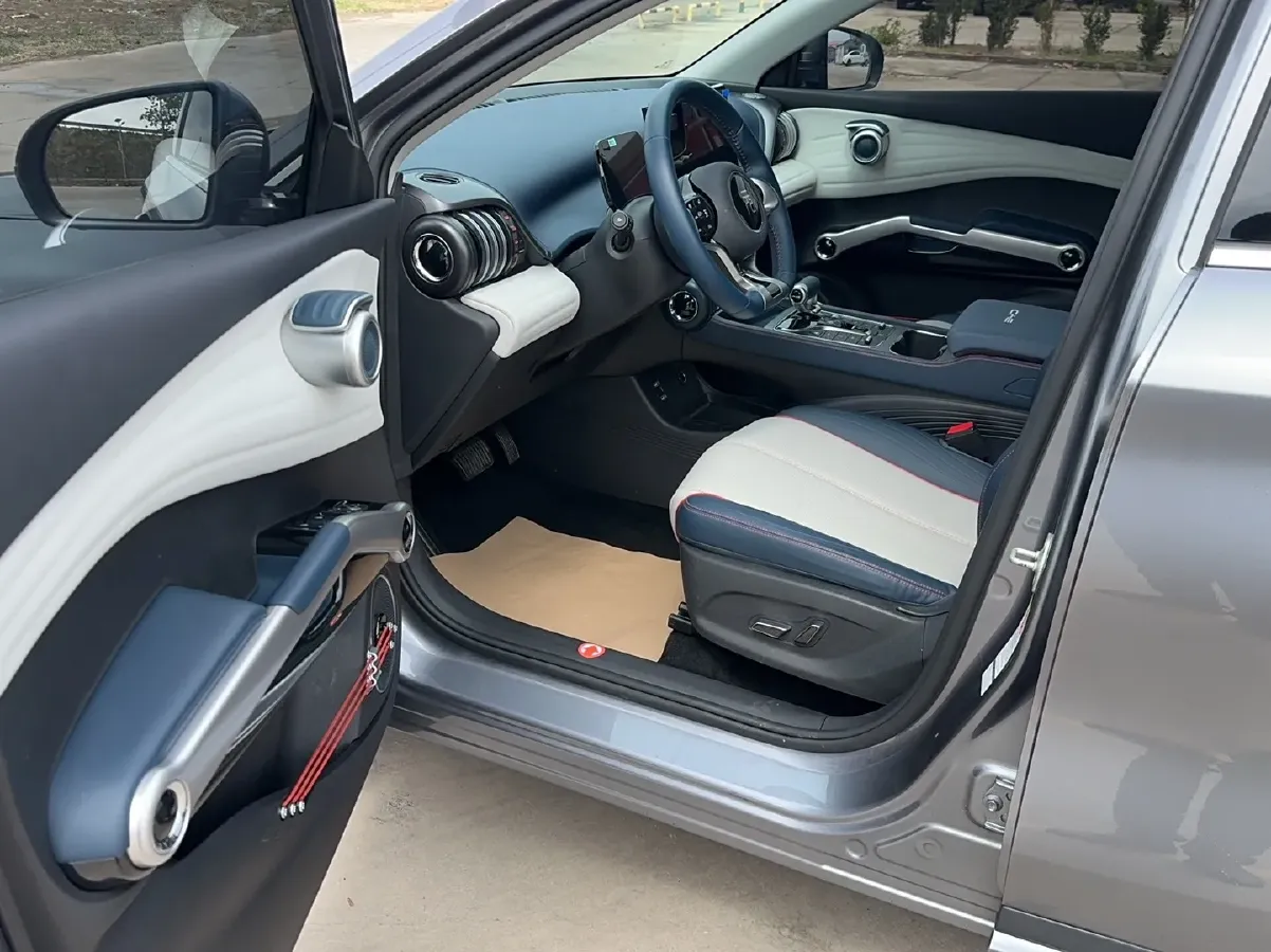 2022 Roewe RX5 MAX 1.5T 181HP L4 6AT,autocango,china used car exporter,china ev exporter,chinese used car exporter,chinese used ev exporter