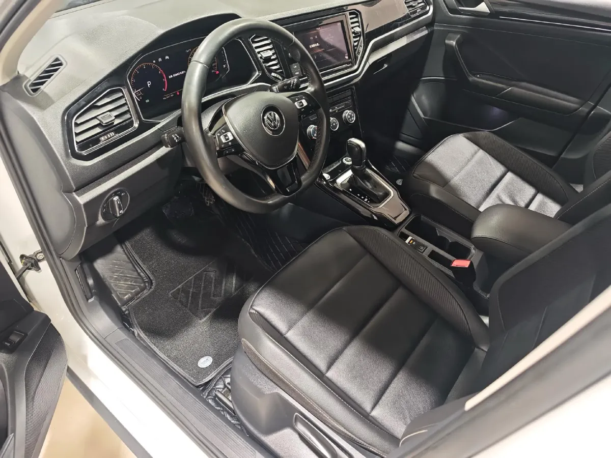 2020 Volkswagen T-Roc 1.4T 150HP L4 7DCT,autocango,china used car exporter,china ev exporter,chinese used car exporter,chinese used ev exporter