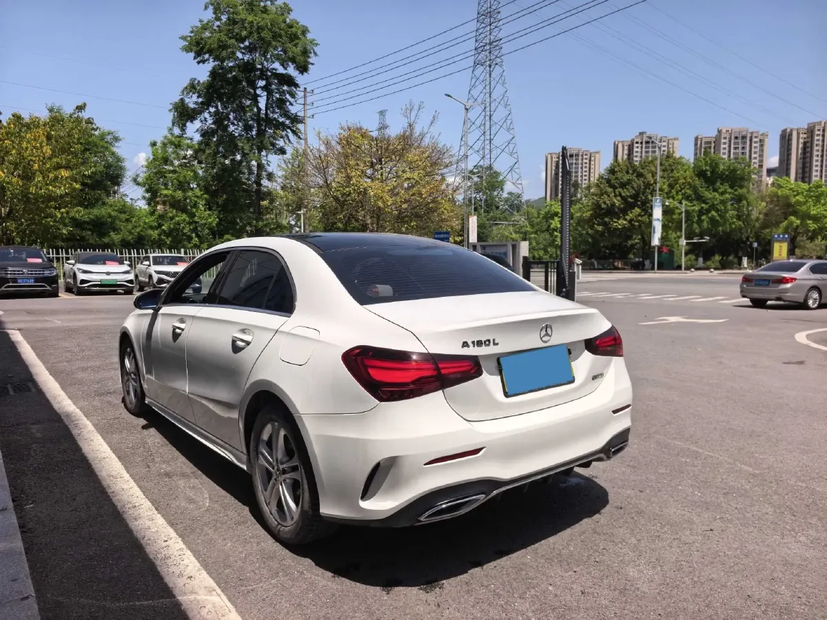 2024 Mercedes-Benz A Class 1.3T 136HP L4 7DCT,autocango,china used car exporter,china ev exporter,chinese used car exporter,chinese used ev exporter