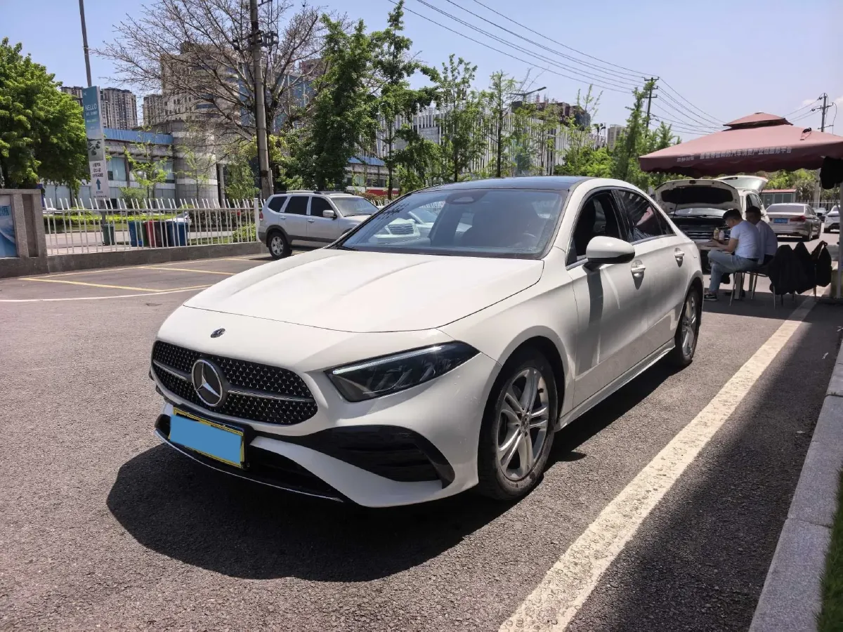 2024 Mercedes-Benz A Class 1.3T 136HP L4 7DCT,autocango,china used car exporter,china ev exporter,chinese used car exporter,chinese used ev exporter