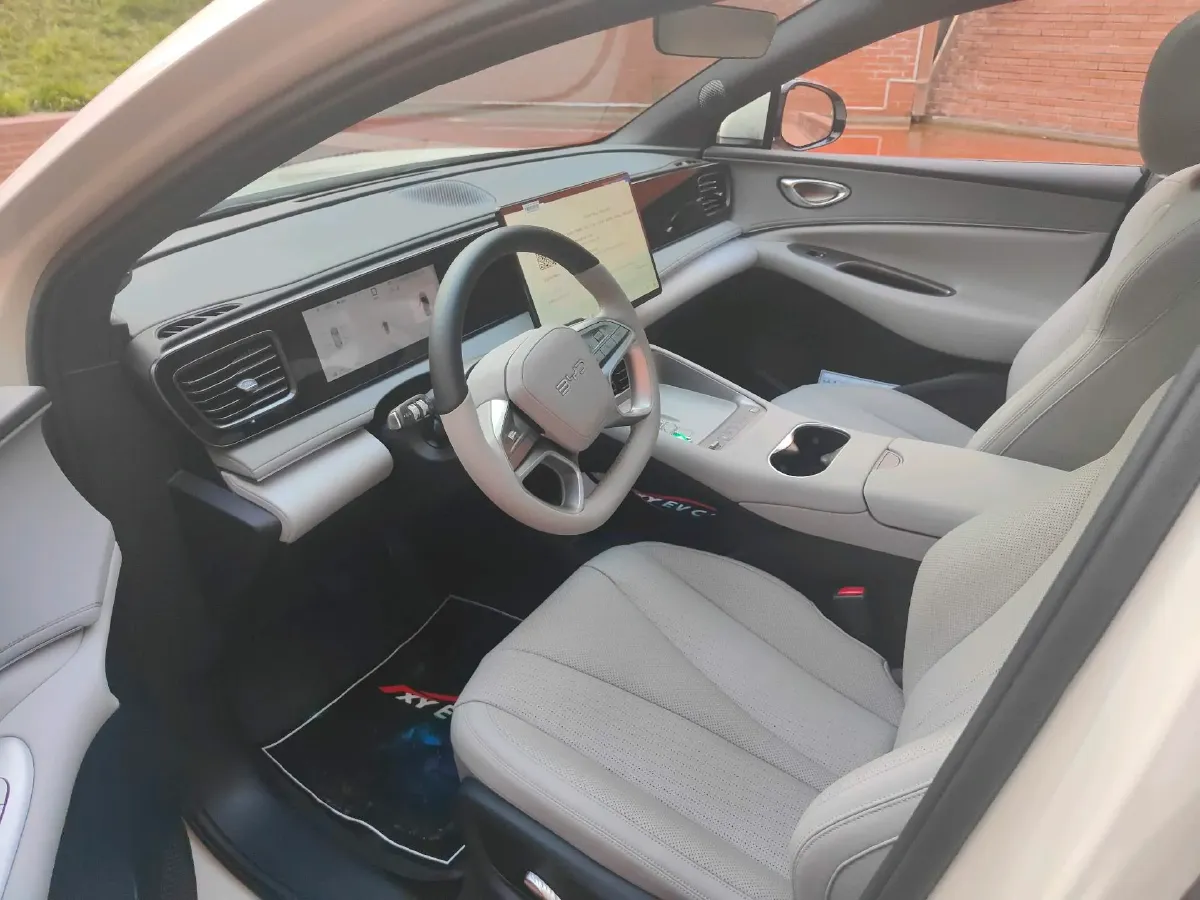 2025 LanDian E5 PLUS 1.5L 95HP L4 E-CVT PHEV,autocango,china used car exporter,china ev exporter,chinese used car exporter,chinese used ev exporter