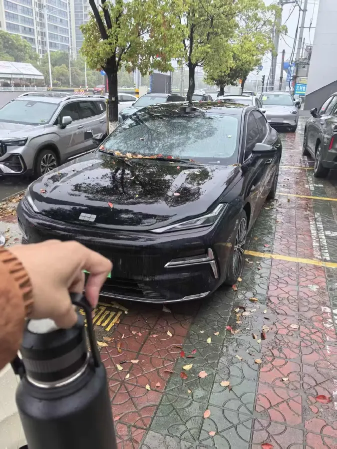 2025 Geely Galaxy Starshine 8 1.5T 163HP L4 3DHT PHEV 27.69KWH,autocango,china used car exporter,china ev exporter,chinese used car exporter,chinese used ev exporter