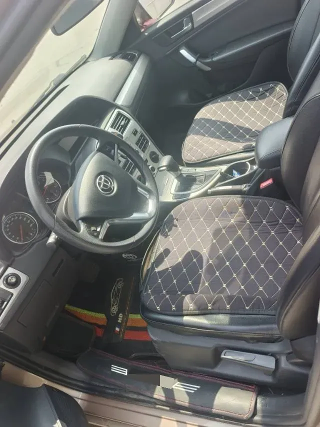 2017 Brilliance Auto H530 1.6L 118HP L4 5AT,autocango,china used car exporter,china ev exporter,chinese used car exporter,chinese used ev exporter