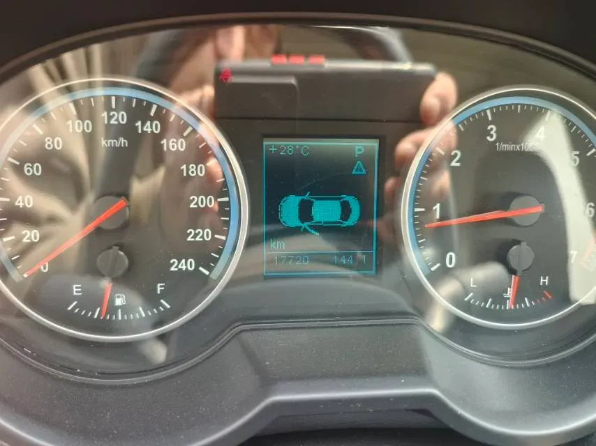 2017 Brilliance Auto H530 1.6L 118HP L4 5AT,autocango,china used car exporter,china ev exporter,chinese used car exporter,chinese used ev exporter