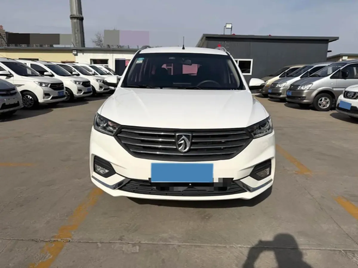 2018 BaoJun 360 1.5L 112HP L4 6MT,autocango,china used car exporter,china ev exporter,chinese used car exporter,chinese used ev exporter