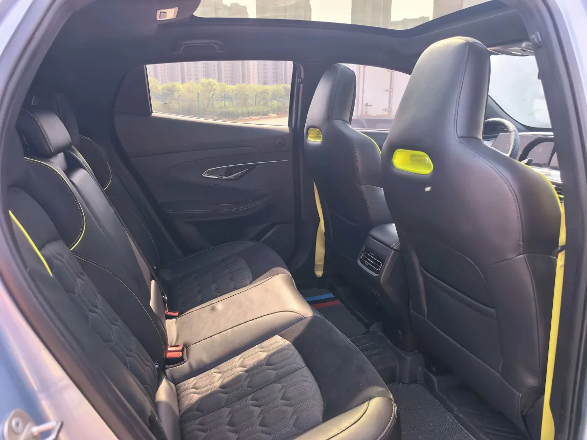 2022 ChangAn UNI-T 1.5T 188HP L4 7DCT,autocango,china used car exporter,china ev exporter,chinese used car exporter,chinese used ev exporter