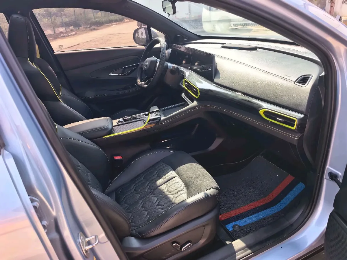 2022 ChangAn UNI-T 1.5T 188HP L4 7DCT,autocango,china used car exporter,china ev exporter,chinese used car exporter,chinese used ev exporter