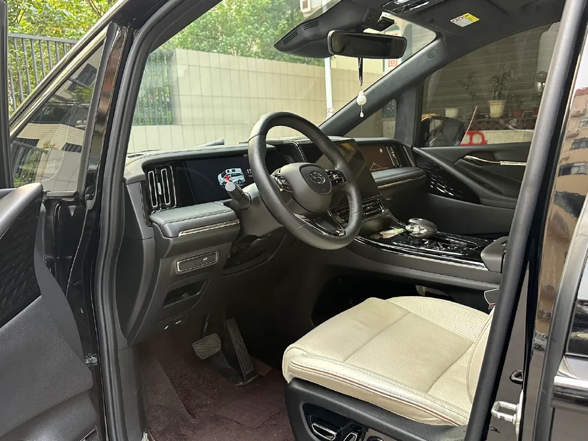 2023 GAC Trumpchi M8 2.0T 252HP L4 8AT,autocango,china used car exporter,china ev exporter,chinese used car exporter,chinese used ev exporter