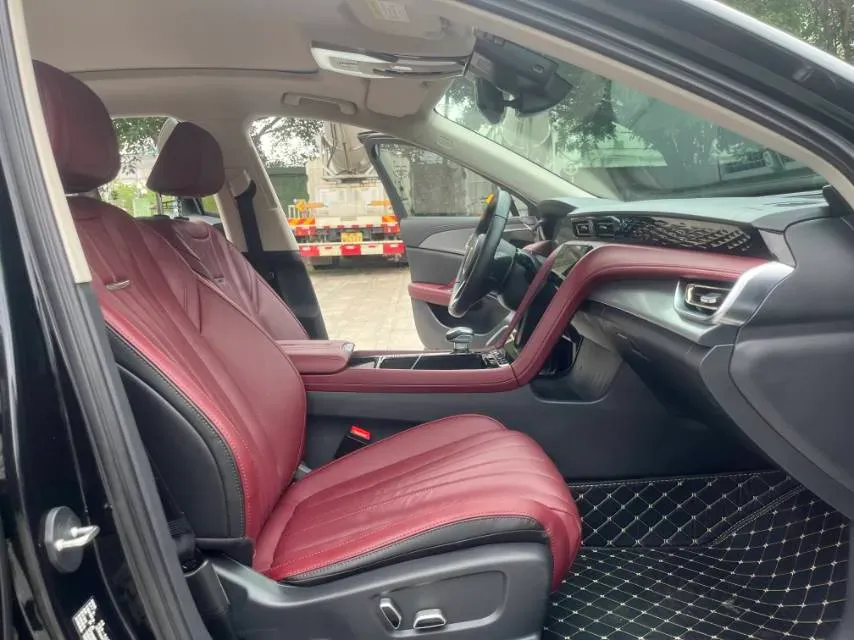 2024 HongQi H5 2.0T 224HP L4 8AT,autocango,china used car exporter,china ev exporter,chinese used car exporter,chinese used ev exporter