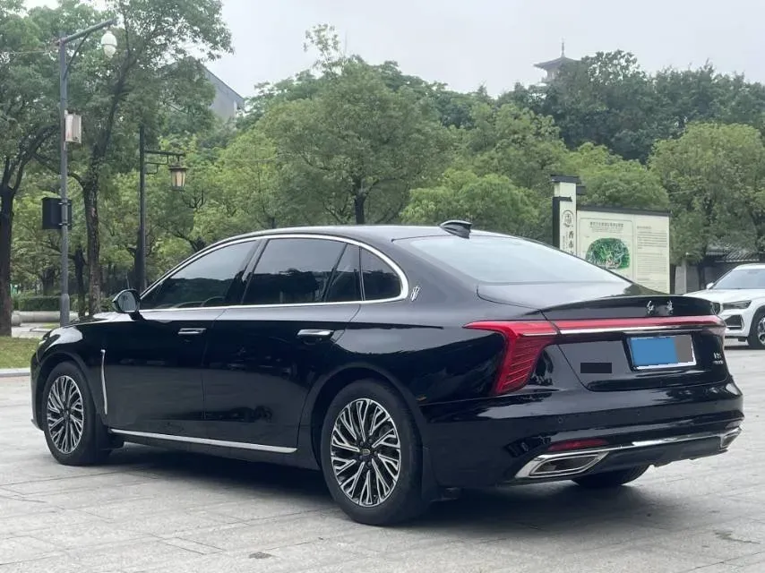 2024 HongQi H5 2.0T 224HP L4 8AT,autocango,china used car exporter,china ev exporter,chinese used car exporter,chinese used ev exporter