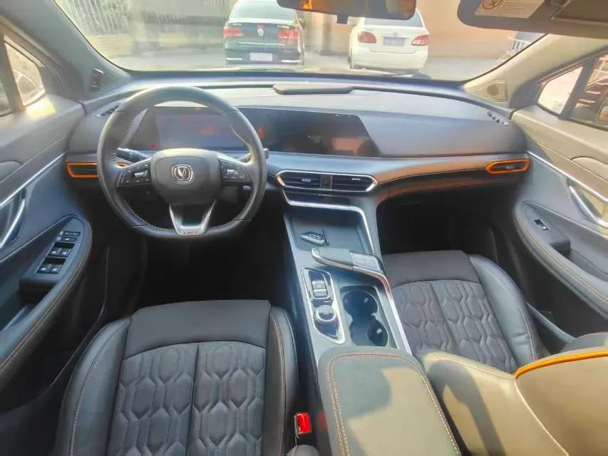 2022 ChangAn UNI-T 2.0T 233HP L4 8AT,autocango,china used car exporter,china ev exporter,chinese used car exporter,chinese used ev exporter