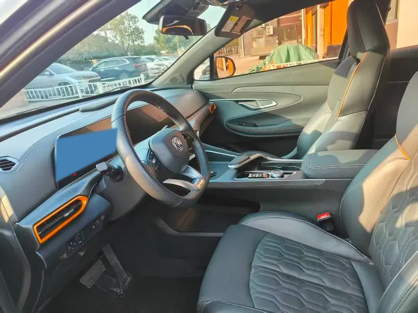 2022 ChangAn UNI-T 2.0T 233HP L4 8AT,autocango,china used car exporter,china ev exporter,chinese used car exporter,chinese used ev exporter