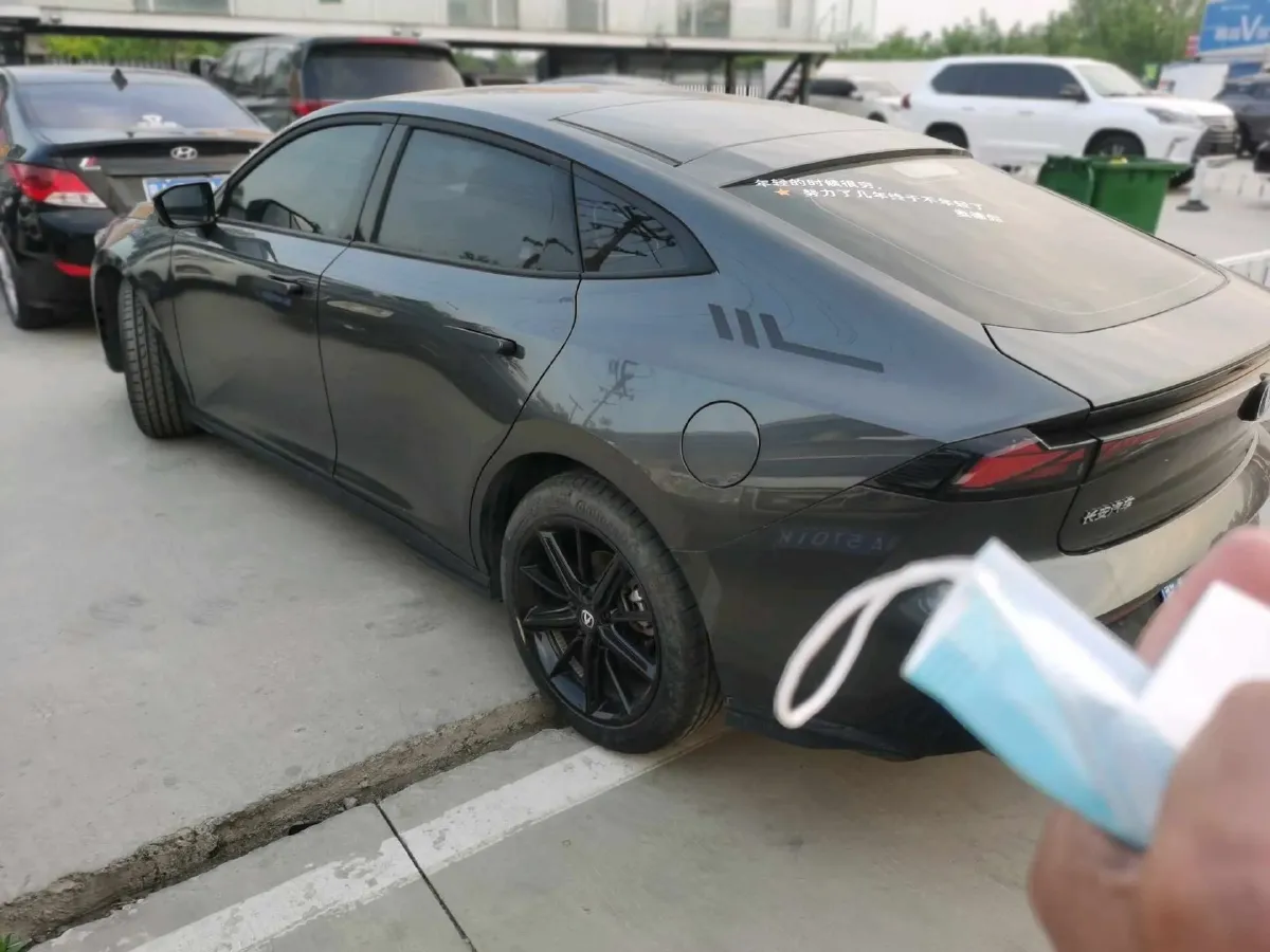 2023 ChangAn UNI-V 1.5T 188HP L4 7DCT,autocango,china used car exporter,china ev exporter,chinese used car exporter,chinese used ev exporter