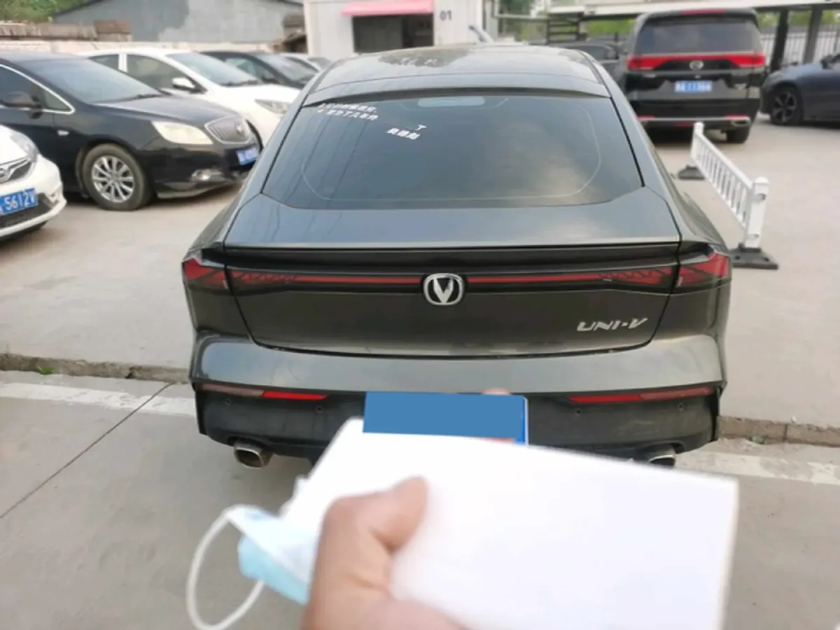 2023 ChangAn UNI-V 1.5T 188HP L4 7DCT,autocango,china used car exporter,china ev exporter,chinese used car exporter,chinese used ev exporter