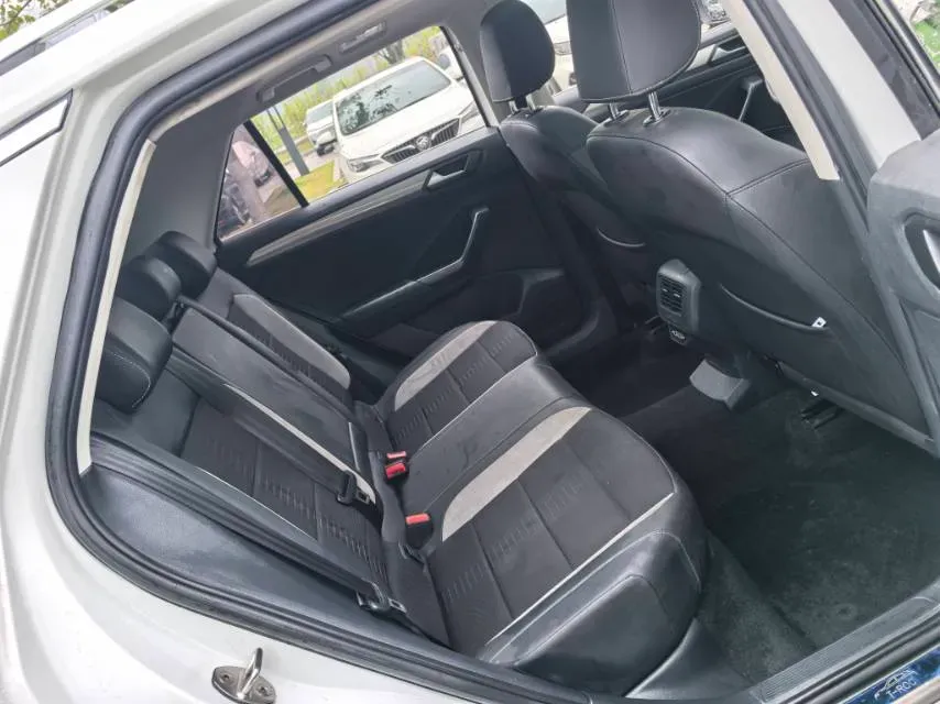 2019 Volkswagen T-Roc 1.4T 131HP L4 7DCT,autocango,china used car exporter,china ev exporter,chinese used car exporter,chinese used ev exporter