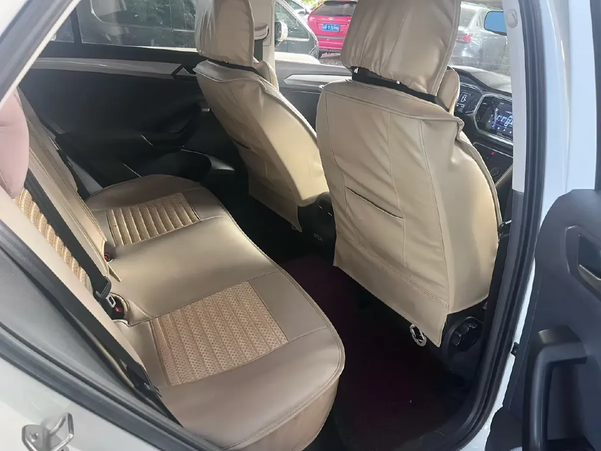 2021 Volkswagen T-Roc 1.4T 150HP L4 7DCT,autocango,china used car exporter,china ev exporter,chinese used car exporter,chinese used ev exporter