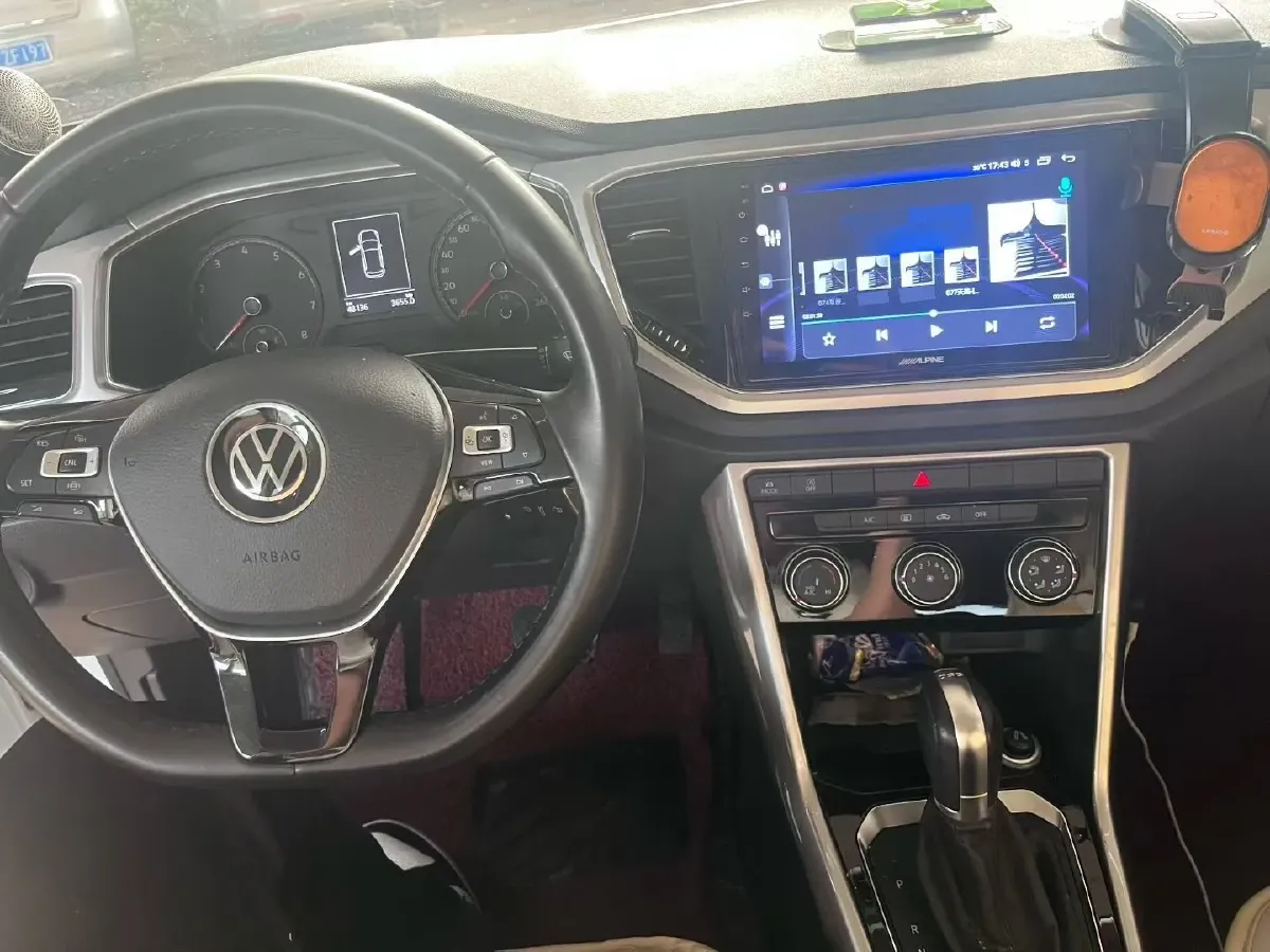 2021 Volkswagen T-Roc 1.4T 150HP L4 7DCT,autocango,china used car exporter,china ev exporter,chinese used car exporter,chinese used ev exporter