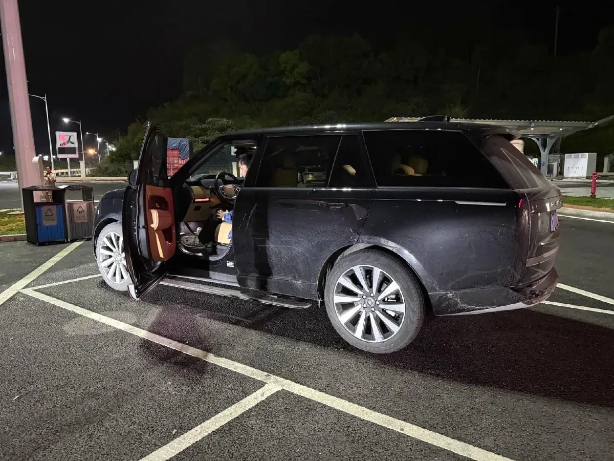 2023 Land Rover Range Rover 3.0T 400HP L6 8AT,autocango,china used car exporter,china ev exporter,chinese used car exporter,chinese used ev exporter