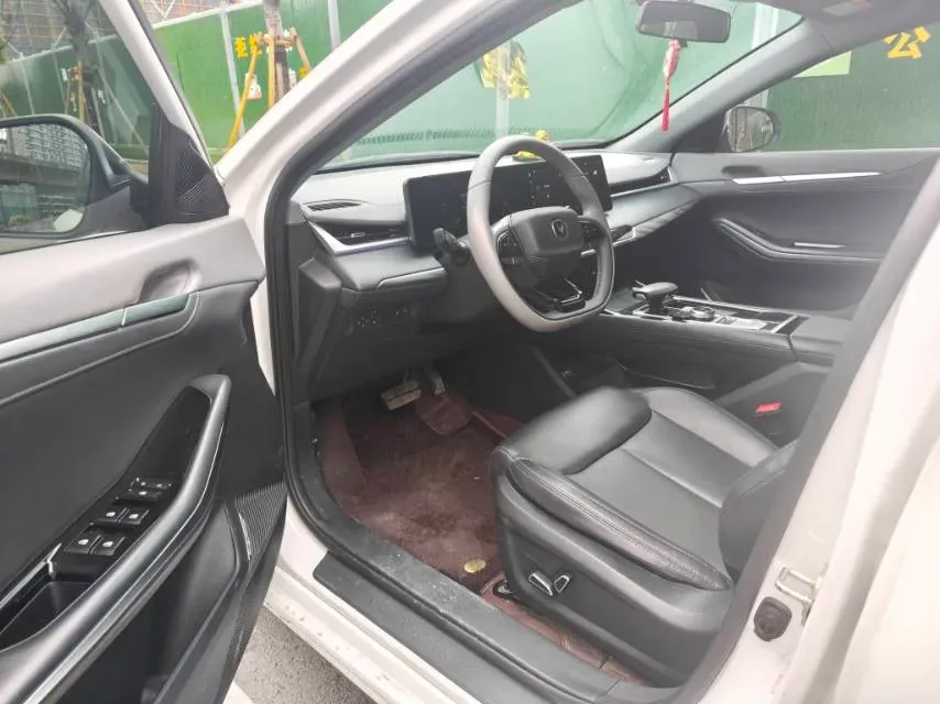 2023 ChangAn Raeton Plus 1.5T 188HP L4 7DCT,autocango,china used car exporter,china ev exporter,chinese used car exporter,chinese used ev exporter