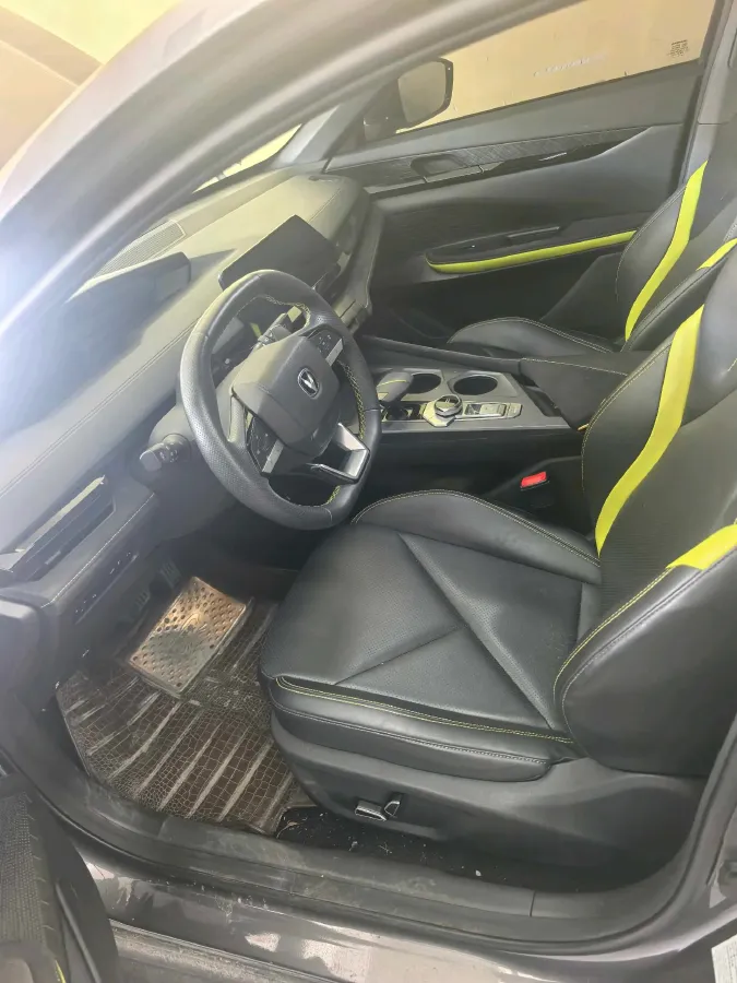 2022 ChangAn UNI-V 1.5T 188HP L4 7DCT,autocango,china used car exporter,china ev exporter,chinese used car exporter,chinese used ev exporter