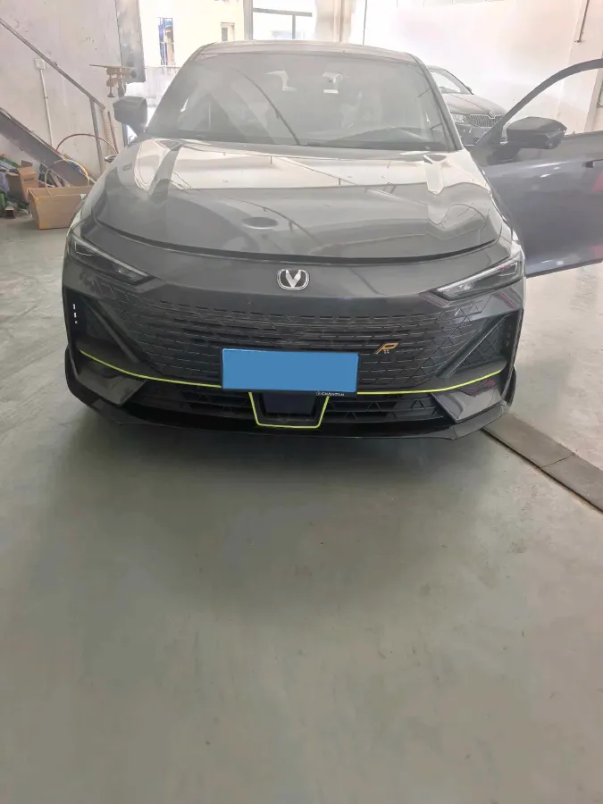 2022 ChangAn UNI-V 1.5T 188HP L4 7DCT,autocango,china used car exporter,china ev exporter,chinese used car exporter,chinese used ev exporter