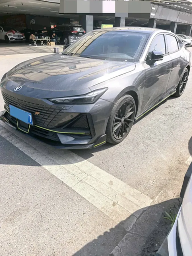 2022 ChangAn UNI-V 1.5T 188HP L4 7DCT,autocango,china used car exporter,china ev exporter,chinese used car exporter,chinese used ev exporter