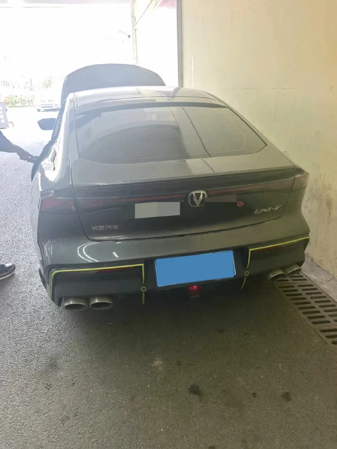 2022 ChangAn UNI-V 1.5T 188HP L4 7DCT,autocango,china used car exporter,china ev exporter,chinese used car exporter,chinese used ev exporter