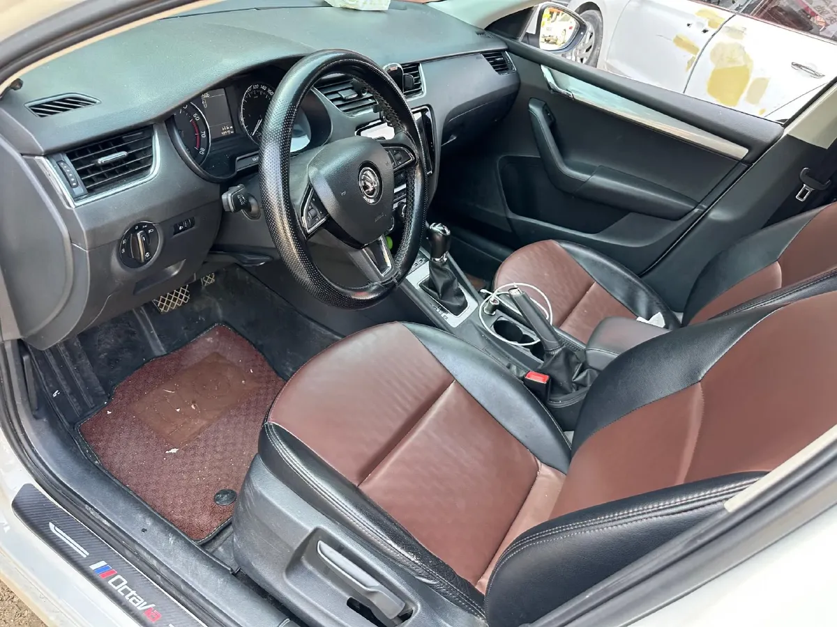 2020 Skoda Octavia 1.5L 113HP L4 6AT,autocango,china used car exporter,china ev exporter,chinese used car exporter,chinese used ev exporter