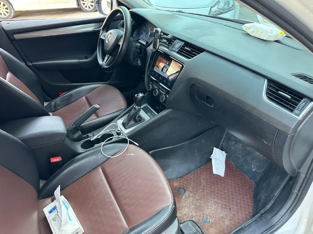 2020 Skoda Octavia 1.5L 113HP L4 6AT,autocango,china used car exporter,china ev exporter,chinese used car exporter,chinese used ev exporter