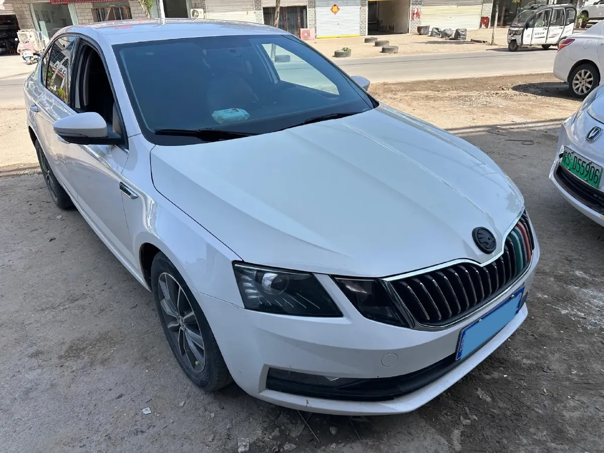 2020 Skoda Octavia 1.5L 113HP L4 6AT,autocango,china used car exporter,china ev exporter,chinese used car exporter,chinese used ev exporter