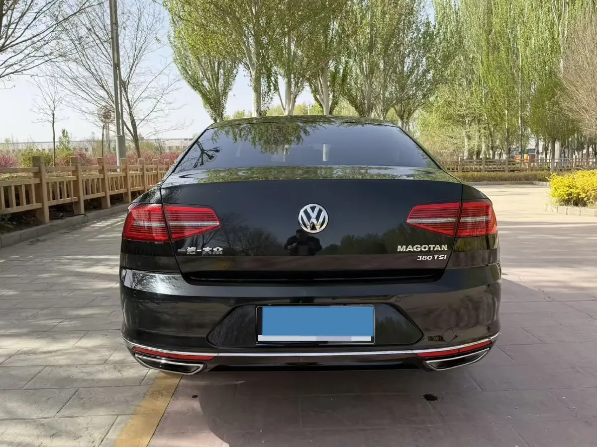 2018 Volkswagen Magotan 2.0T 220HP L4 7DCT,autocango,china used car exporter,china ev exporter,chinese used car exporter,chinese used ev exporter